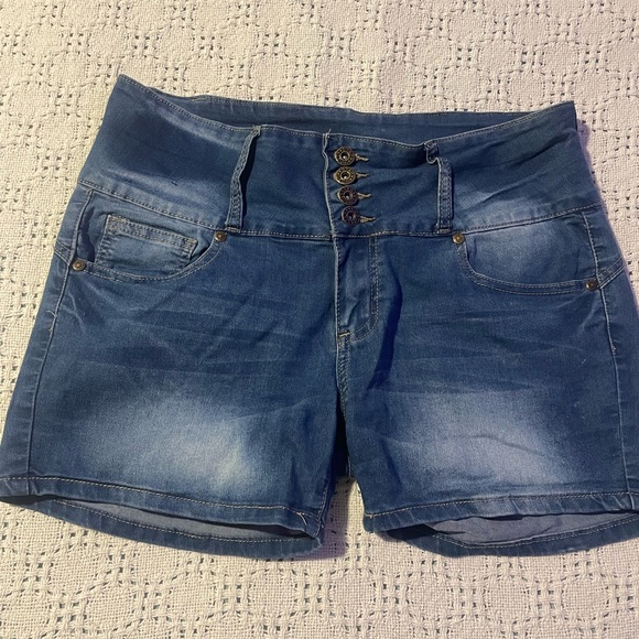 Shorts, jean, 5 pair, various brands. GoGoStar, Vince Blue, Dollhouse, Levi’s. - Picture 5 of 16